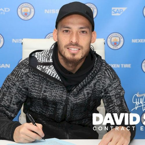 Silva signs one-year extension at City