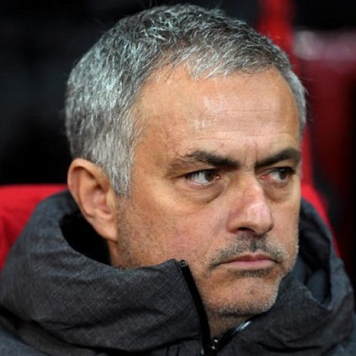 Mourinho criticises Chelsea long-ball tactics