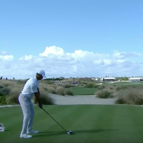 Woods dazzles at Hero World Challenge