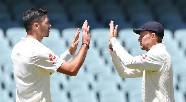 You are currently viewing Anderson, Root set up Ashes thriller