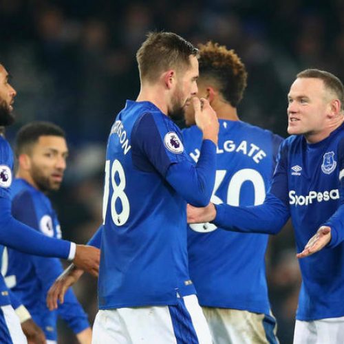 Sigurdsson strike helps Everton beat Swansea