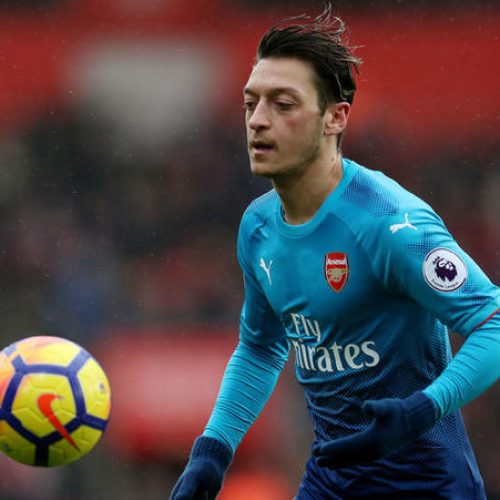 Wenger: Ozil will stay