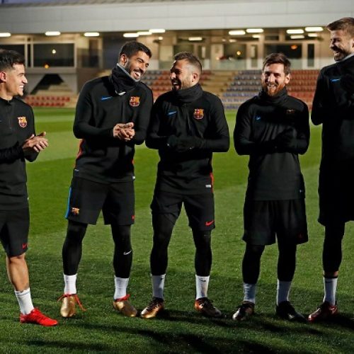 Messi, Pique welcome Coutinho to Barca training