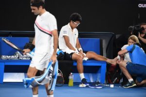 Read more about the article Federer into final after Chung retires