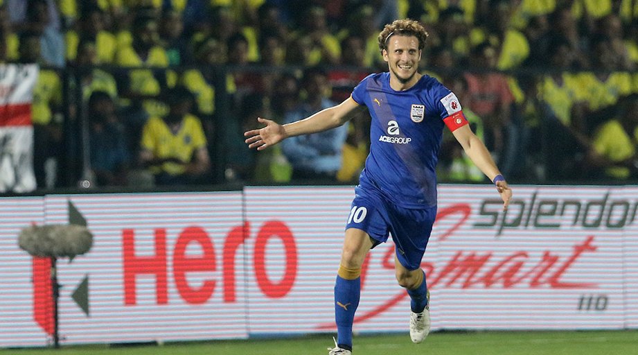 You are currently viewing Ex-United star Forlan joins Hong Kong outfit Kitchee