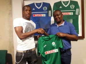 Read more about the article Usuthu sign former Chiefs striker