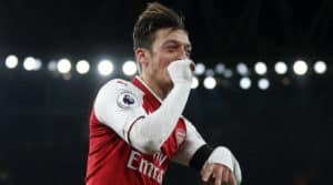 Read more about the article Wright: Ozil would be better at Man Utd