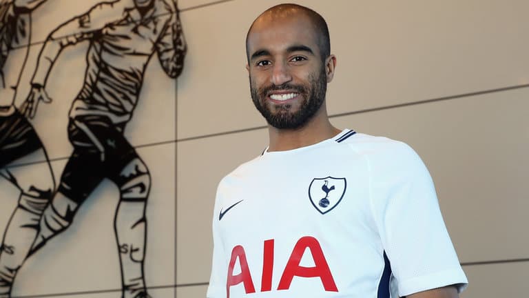 You are currently viewing Moura switches PSG for Spurs