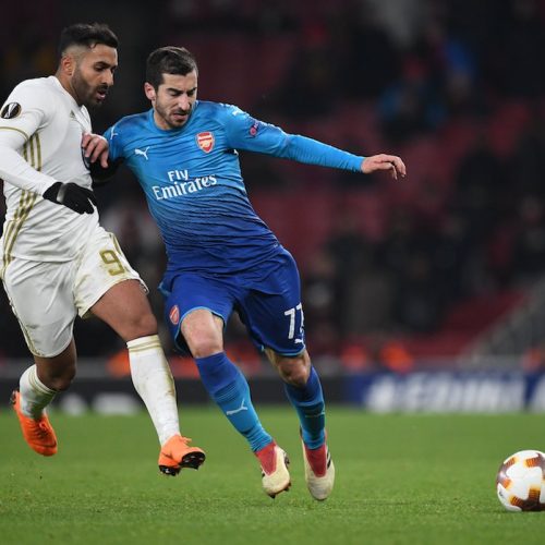 Arsenal into UEL last 16 after scare