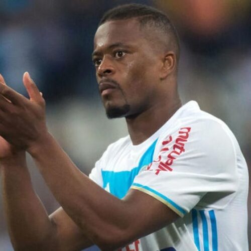 Evra reunites with Moyes at West Ham