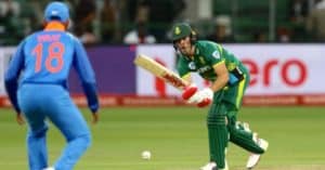 Read more about the article Knee injury rules AB de Villiers out of series