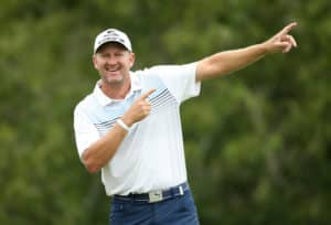 Read more about the article Vaughn storms into Fancourt contention