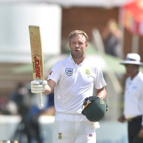 De Villiers gives Proteas solid lead