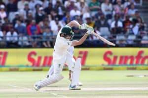 Read more about the article Aussies make solid start in big chase