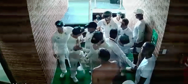 You are currently viewing Watch: De Kock, Warner in off-field confrontation