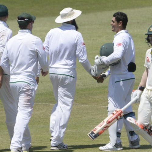 Proteas toil in first session