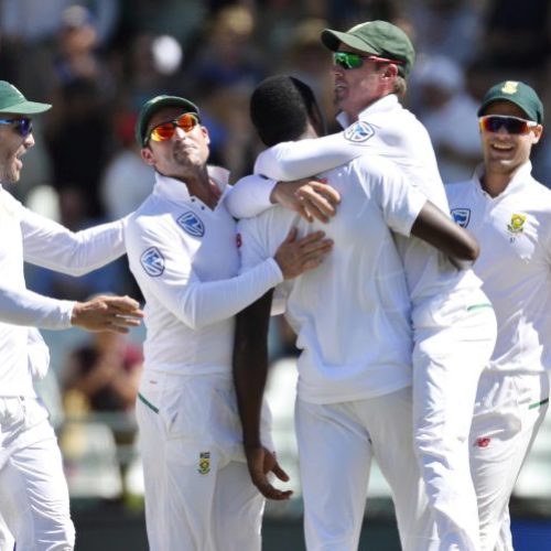 Expensive Proteas pick up handy wickets