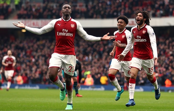 You are currently viewing Welbeck double sees Arsenal edge past Southampton