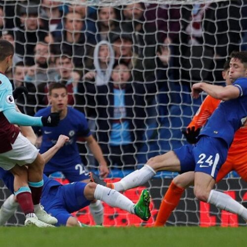 Chelsea held by West Ham in London derby