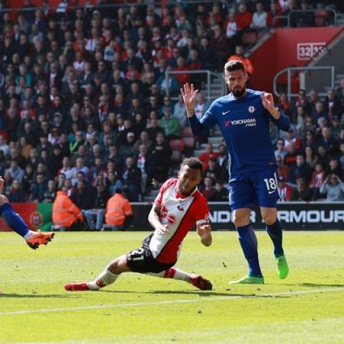 Super-sub Giroud’s brace saves Chelsea