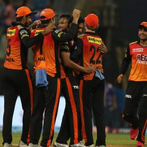 Sunrisers demolish Mumbai