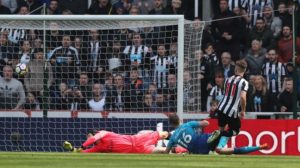 Read more about the article Newcastle edge Arsenal