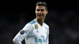 Read more about the article Ronaldo: I can’t be compared to Salah