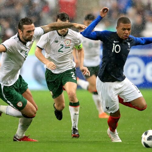 France ease past Ireland