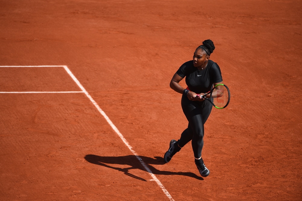 You are currently viewing Serena, Rafa advance at Roland-Garros