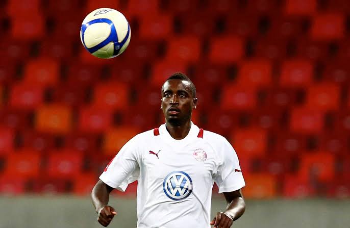 You are currently viewing Ex-Sundowns defender Mungomeni retires