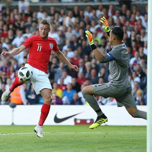 Vardy compares England’s atmosphere to Leicester