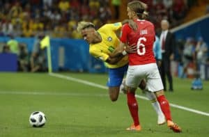 Read more about the article ‘Aching’ Neymar urges referees to intervene