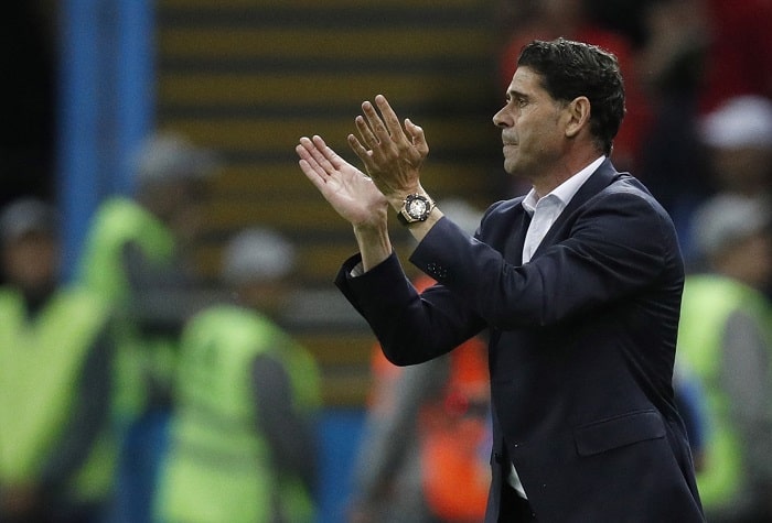 You are currently viewing Hierro: I am 100% the coach of Spain