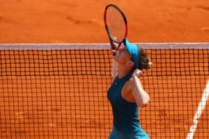 Read more about the article Halep cruises into French Open final