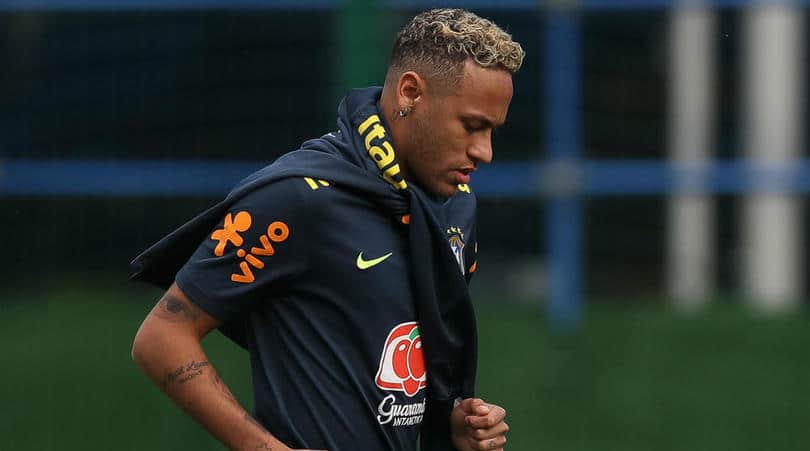 You are currently viewing Neymar returns to Brazil training after injury scare