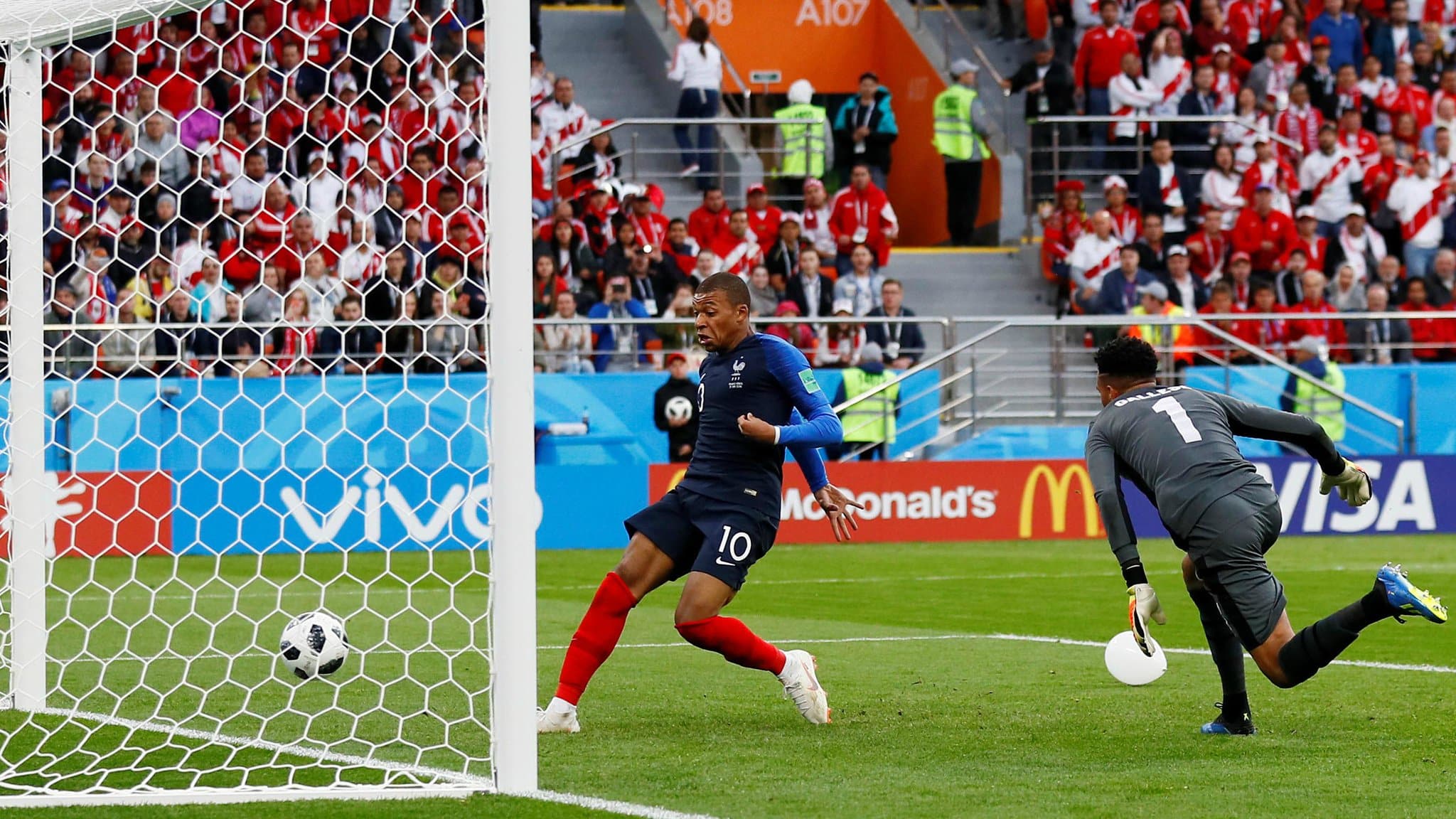 You are currently viewing Highlights: Mbappe fires France into WC last 16