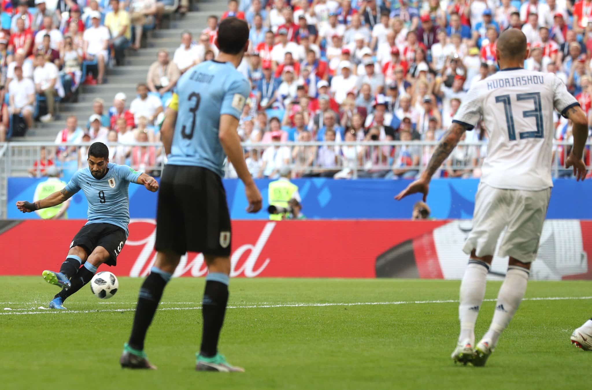 You are currently viewing Highlights: Uruguay thrash Russia to claim top spot