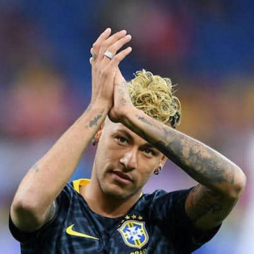 Neymar suffers injury scare