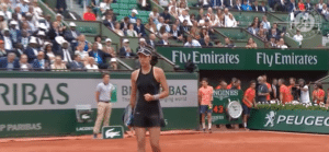 Read more about the article Watch: Muguruza eases past Sharapova