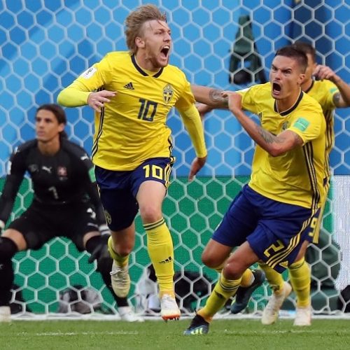 Forsberg strike sends Sweden into quarter-finals