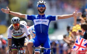 Read more about the article Gaviria wins stage one as Froome crashes