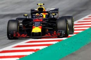 Read more about the article Mercedes issues hand Verstappen victory