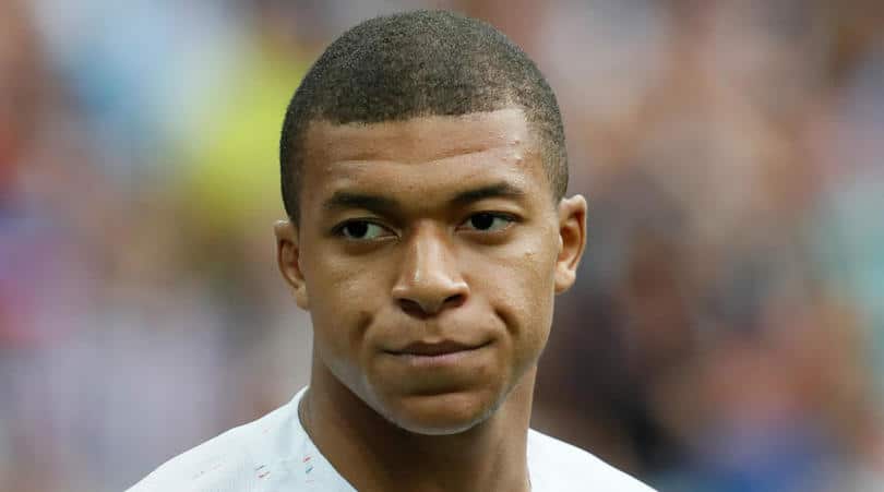 You are currently viewing Blanc: Mbappe a phenomenon who scares opponents