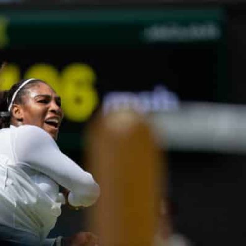 Serena fights back to reach Wimbledon semis
