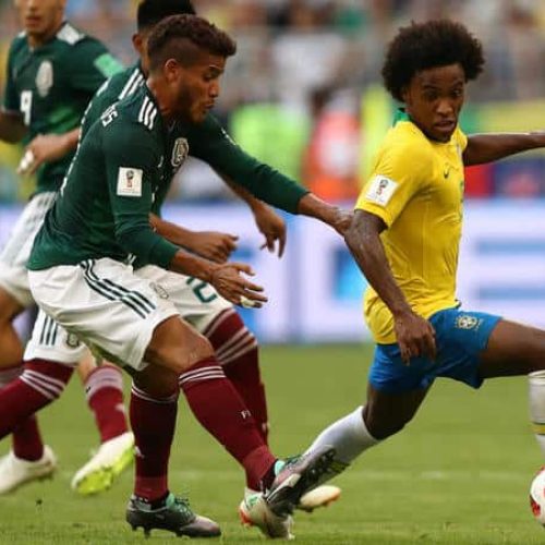 Willian unfazed by Barca rumours