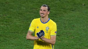 Read more about the article Ibrahimovic warns he is ‘an old guy’ as World Cup playoff looms