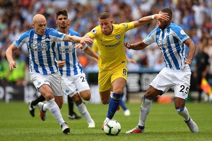 You are currently viewing Chelsea cruise to victory over Huddersfield