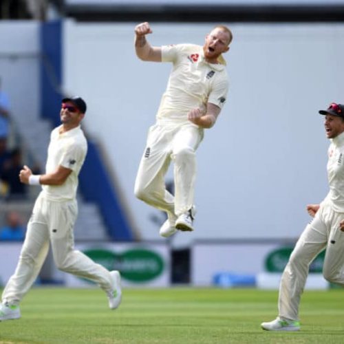 England snatch dramatic win