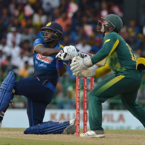 Mathews’ 97 puts Lankans on top
