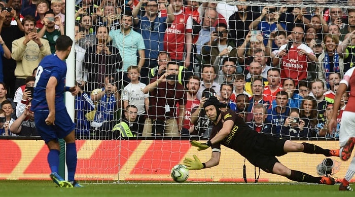 You are currently viewing Cech the hero against old club Chelsea